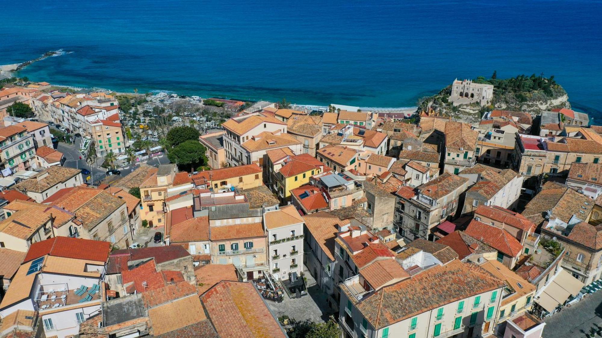 Bed and Breakfast La Divina - Parcheggio In Centro Gratuito - à Tropea Extérieur photo