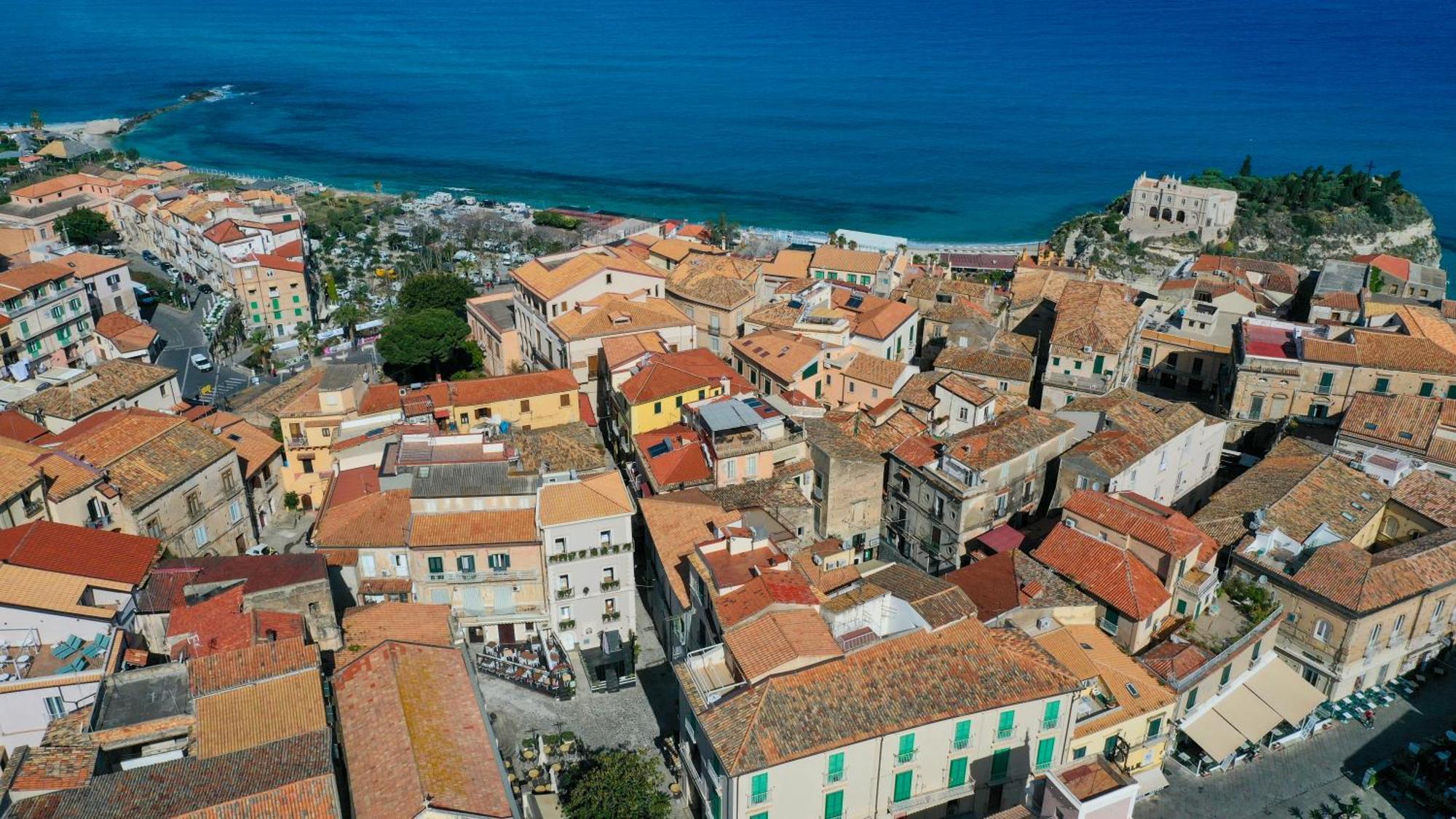 Bed and Breakfast La Divina - Parcheggio In Centro Gratuito - à Tropea Extérieur photo