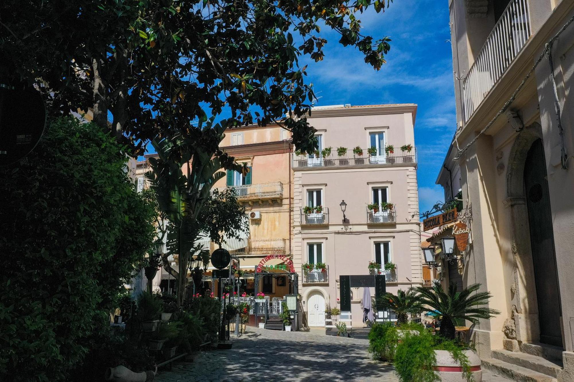 Bed and Breakfast La Divina - Parcheggio In Centro Gratuito - à Tropea Extérieur photo