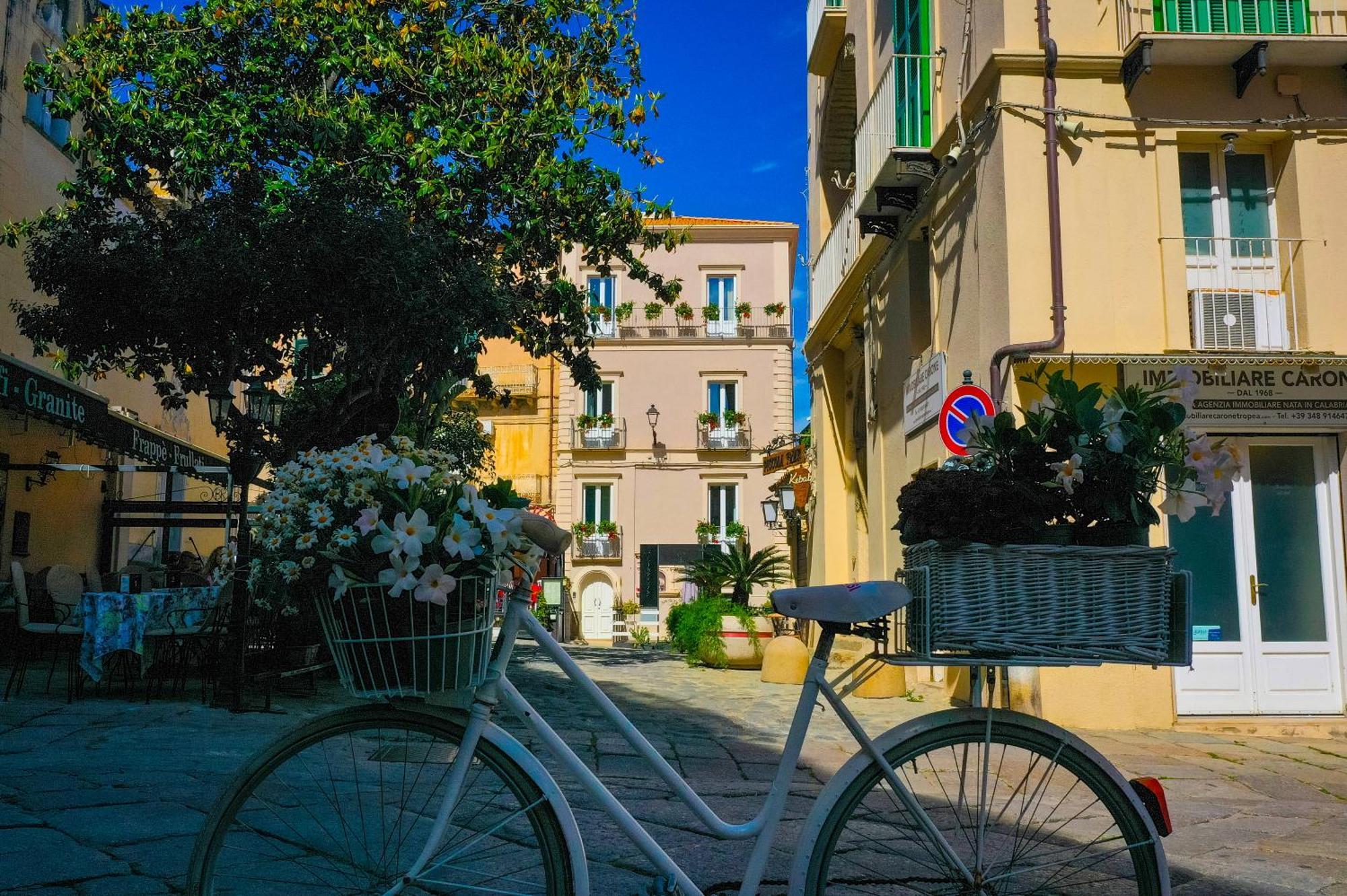 Bed and Breakfast La Divina - Parcheggio In Centro Gratuito - à Tropea Extérieur photo